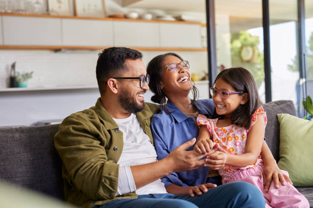 familia-feliz-4k.jpg